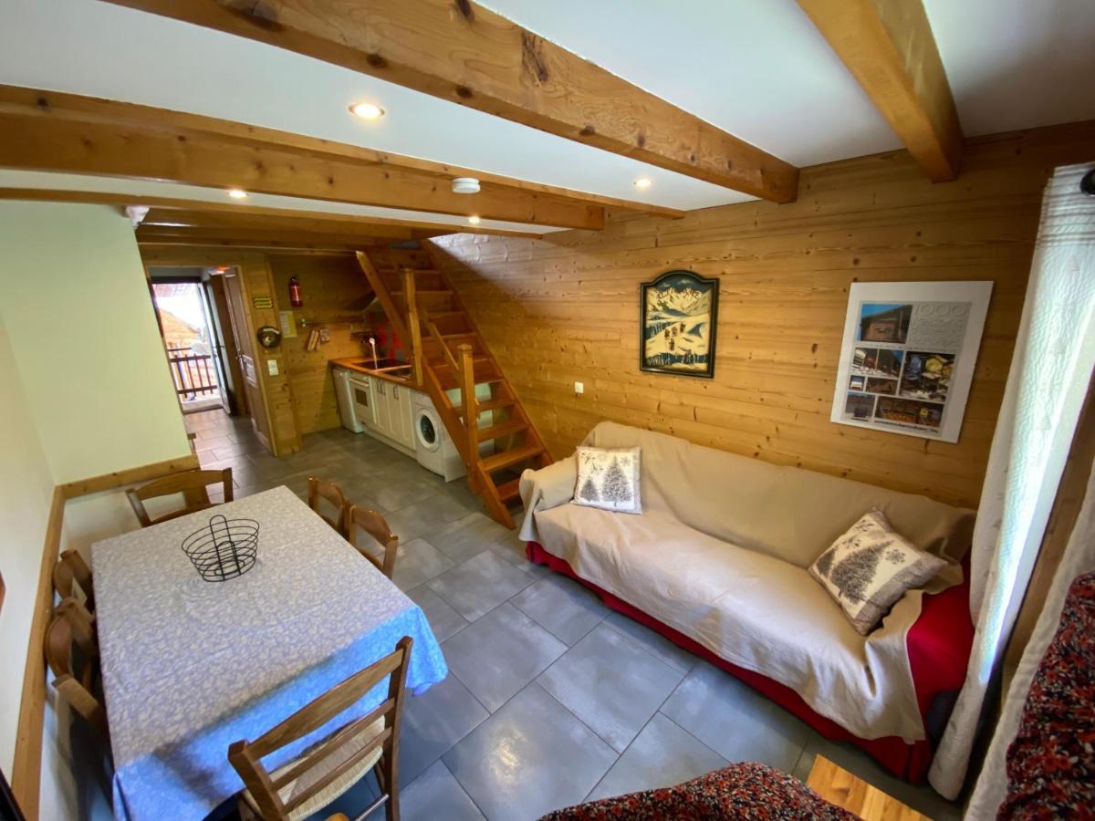 L Alpin Bel Appartement Avec Terrasse Dans Vieille Ferme De Montagne Renovee Les Orres Exterior foto