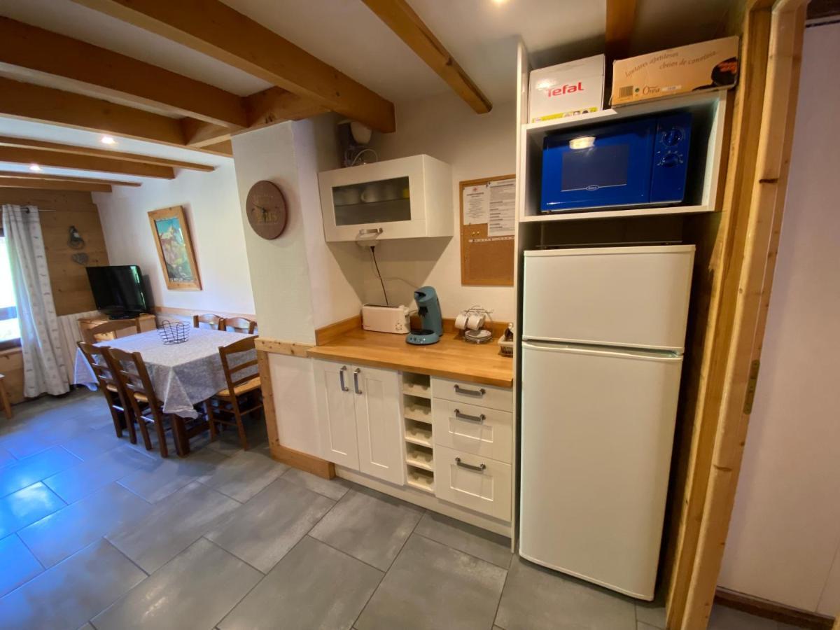L Alpin Bel Appartement Avec Terrasse Dans Vieille Ferme De Montagne Renovee Les Orres Exterior foto
