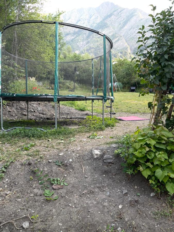 L Alpin Bel Appartement Avec Terrasse Dans Vieille Ferme De Montagne Renovee Les Orres Exterior foto